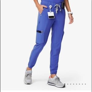 Medium Denim 20 pocket Figs